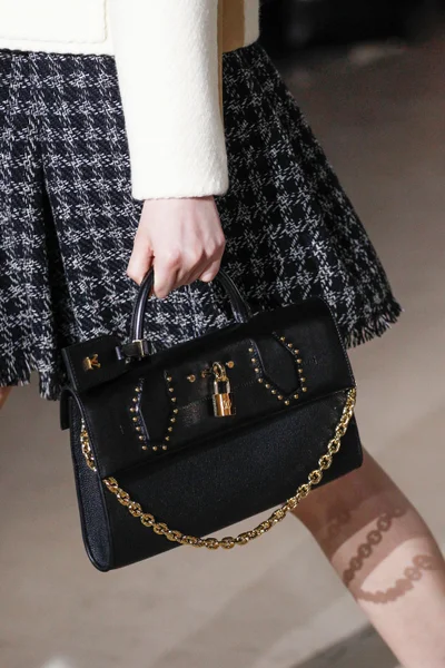 Look 32